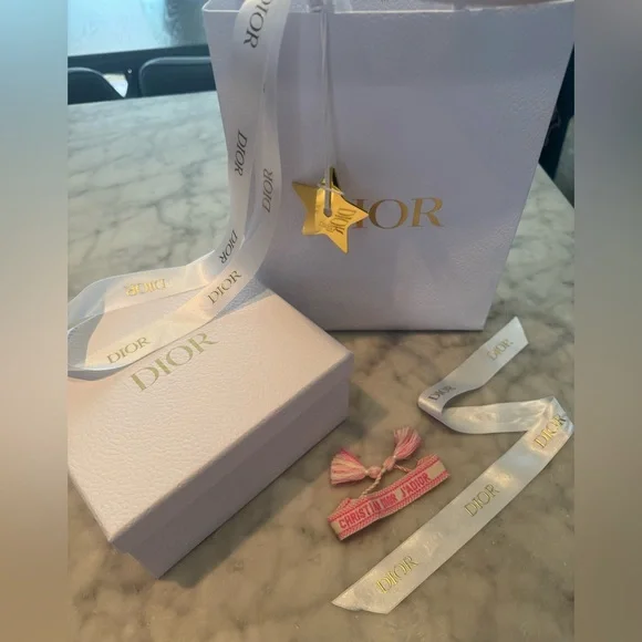 ✨NEW - Christian Dior White and Pink Friendship Bracelet - RARE COLOR✨ - Picture 3 of 6